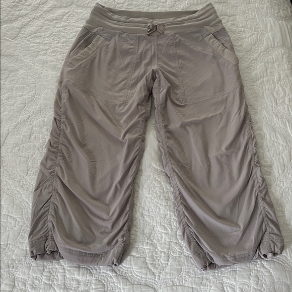 lululemon athletica Pants - Lululemon Dance Studio Capri Cropped Light Gray Pants Size 4